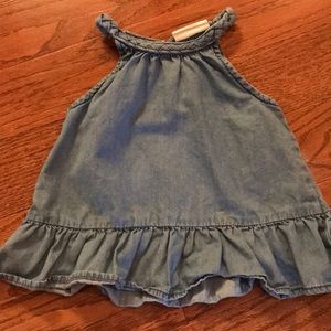 Crazy 8 chambray sleeveless top